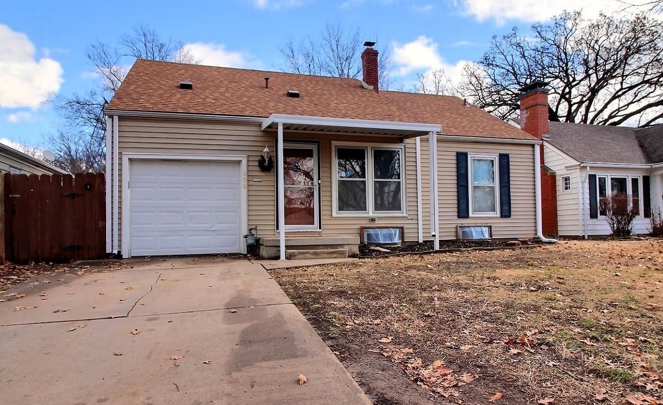Property Photo: 656 S Roosevelt St KS 67218