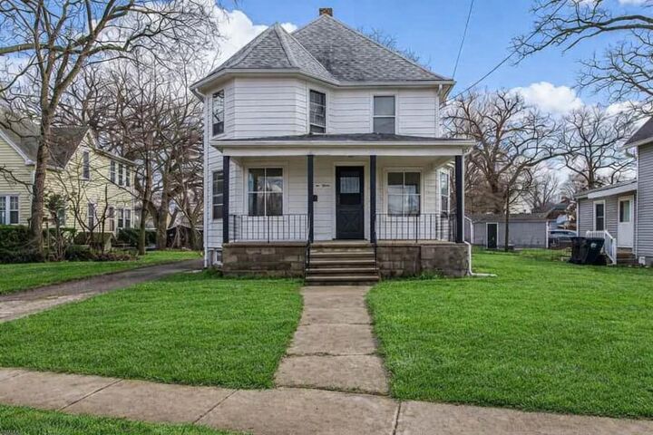 Property Photo:  1015 Prairie Avenue  WI 53511 