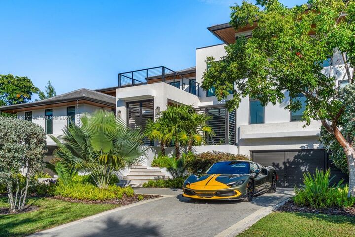 Property Photo:  6853 Sunrise Ct  FL 33133 