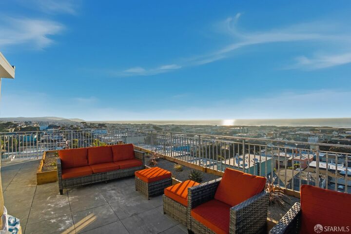 Property Photo: 3945 Judah Street 501 CA 94122