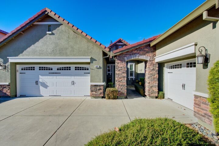 Property Photo:  681 Canterbury Circle  CA 95687 