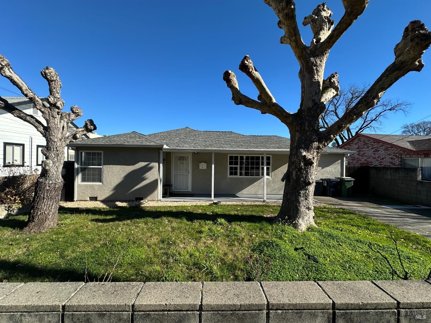 Property Photo:  721 S Oak Street  CA 95482 