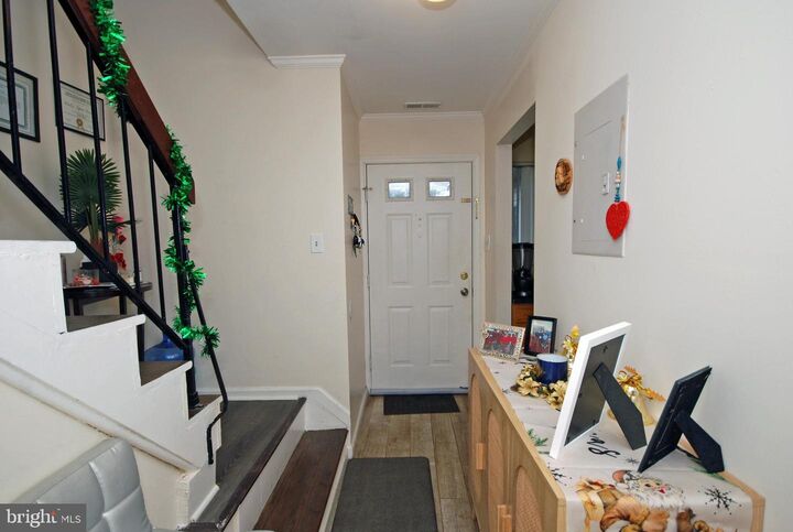 Property Photo:  14 Chatham Court  NJ 08520 