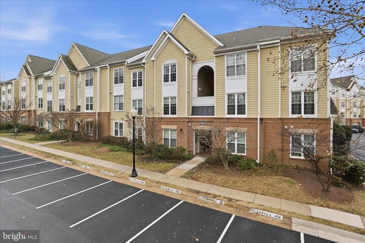 Property Photo:  12905 Alton Square 302  VA 20170 