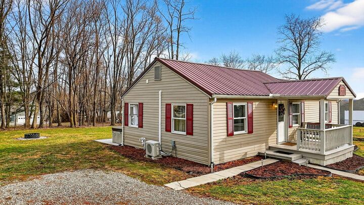 Property Photo: 13190 Tarlton Road OH 43113