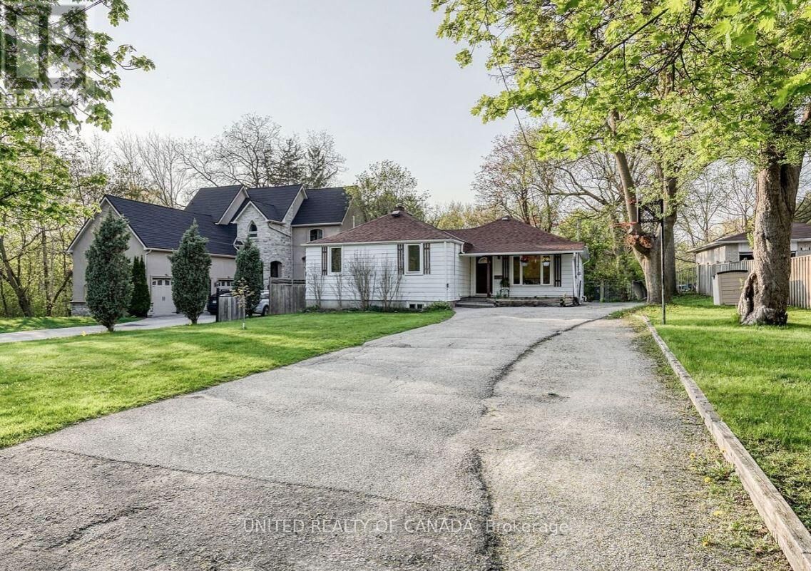 Property Photo: 126 Weldrick Rd Road West Lower ON L4C 3V1