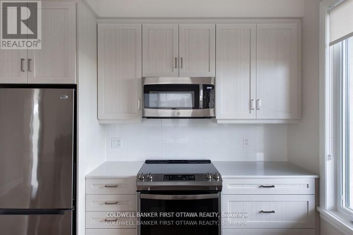 Property Photo:  130 Boundstone Way 105  ON K2T 0M7 