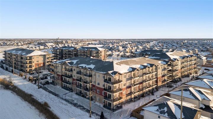 Property Photo:  60 Philip Lee Drive  MB R3W 0R2 