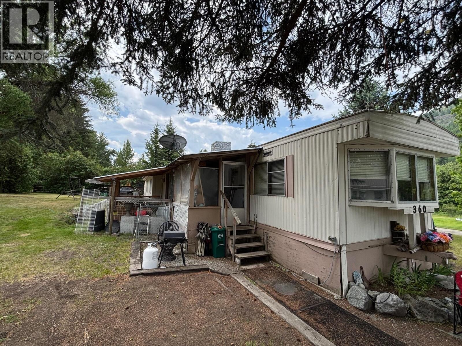 Property Photo:  360 3rd Street  BC V0H 1J0 