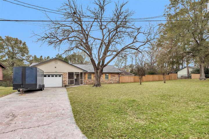 Property Photo:  202 Twin Harbors Drive  TX 77360 