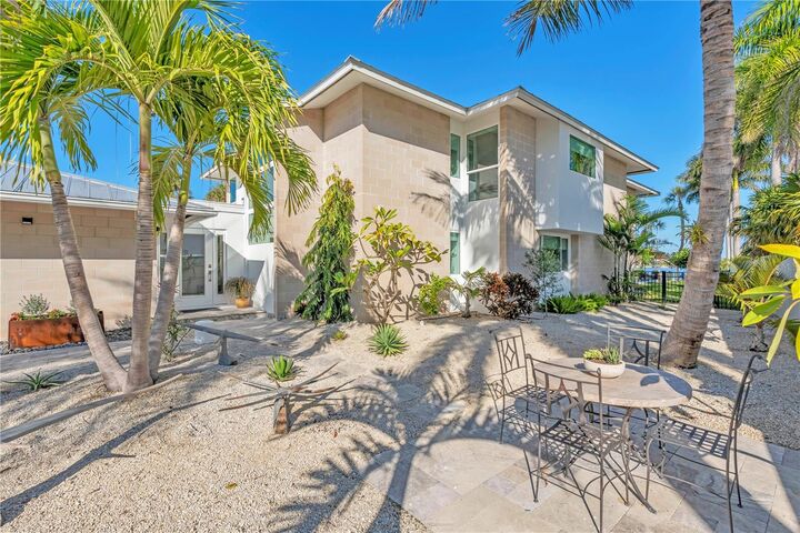 Property Photo:  701 Tyler Drive  FL 34236 