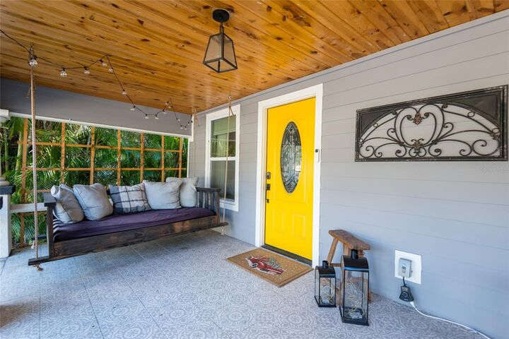 Property Photo: 1015 E Crawford Street FL 33604