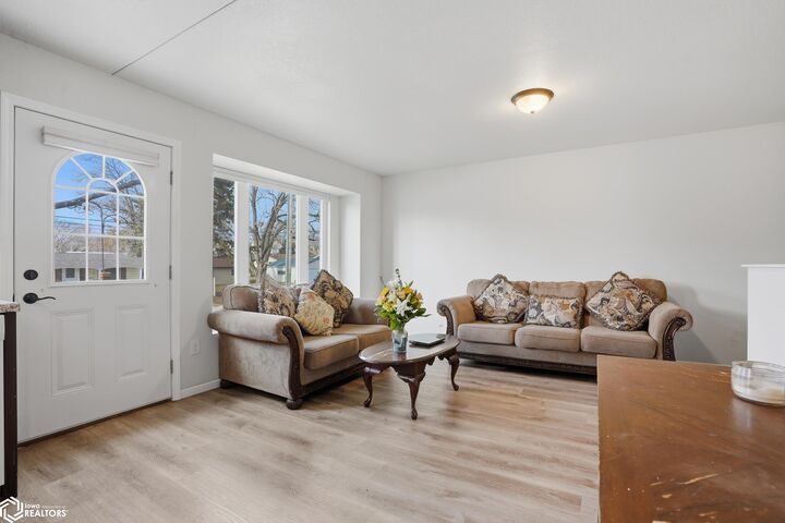 Property Photo:  314 West Burlington Avenue  IA 52655 