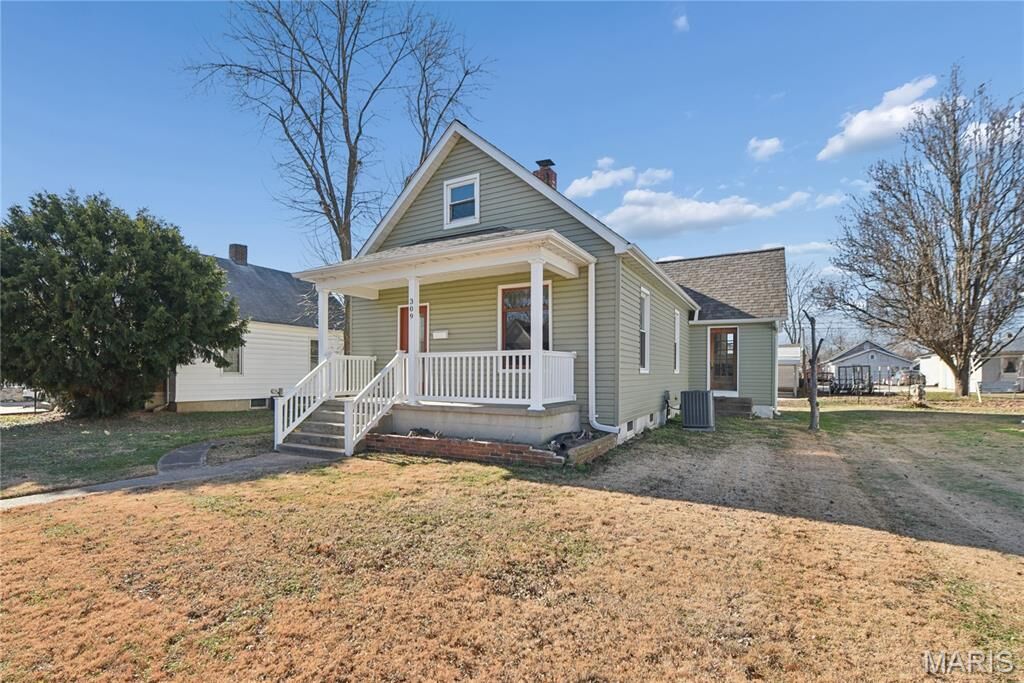 Property Photo: 309 Jefferson Avenue MO 63019