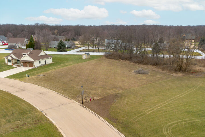 Property Photo:  800 Ann Marie Drive  IL 61373 