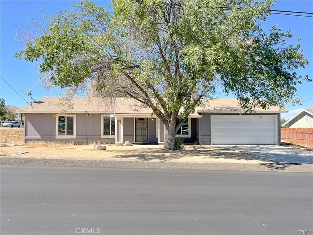 Property Photo: 40205 162nd E CA 93591