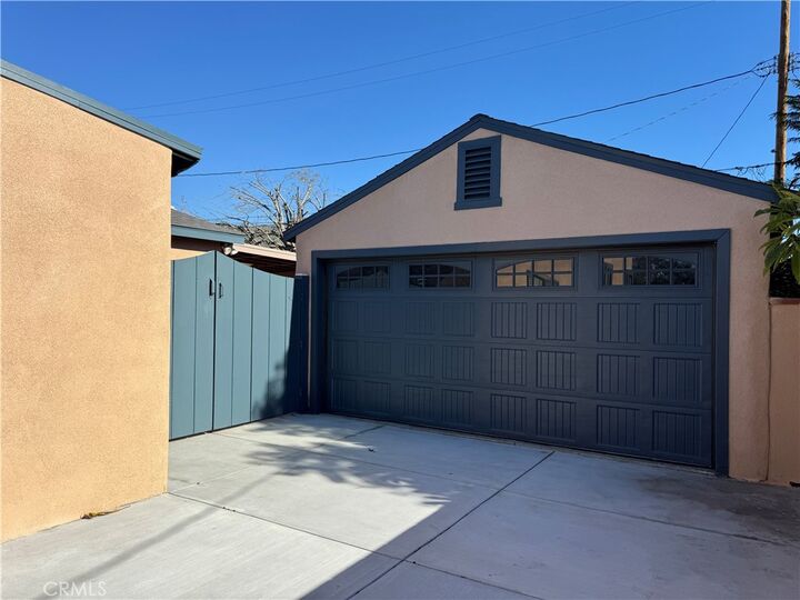 Property Photo:  2210 N Buena Vista  CA 91504 