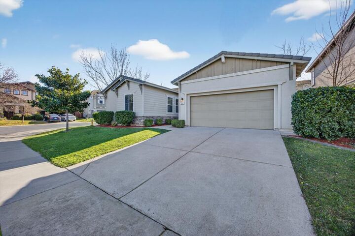 Property Photo: 721 Bluestone Circle CA 95630