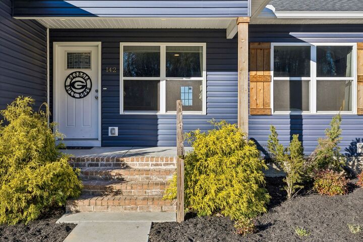 Property Photo:  142 Pine Ave  TN 37357 