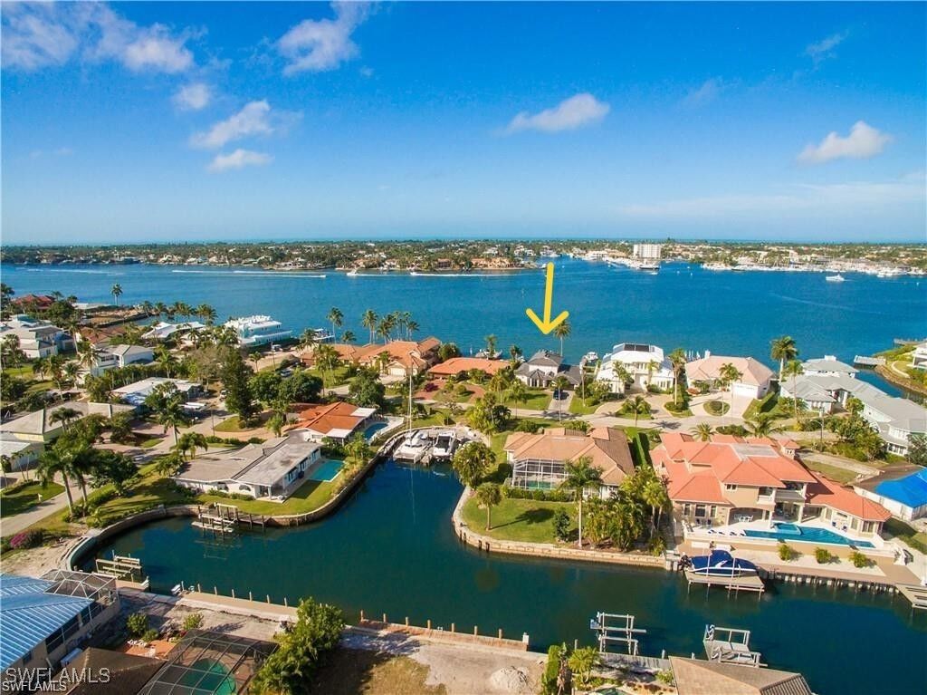 Property Photo:  1535 Dolphin Lane  FL 34102 