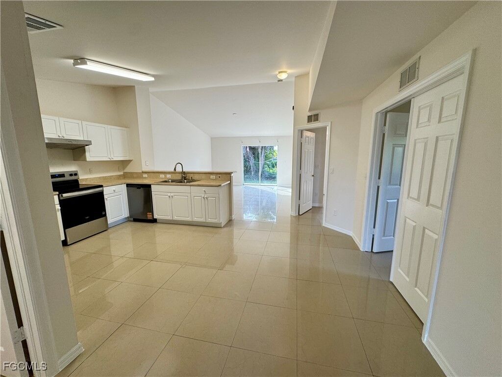 Property Photo:  10743 Robinson Street  FL 33908 