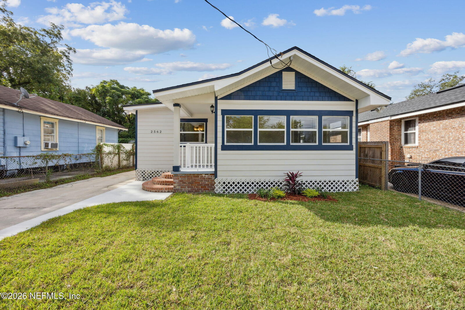 Property Photo:  2562 Summit Street  FL 32204 