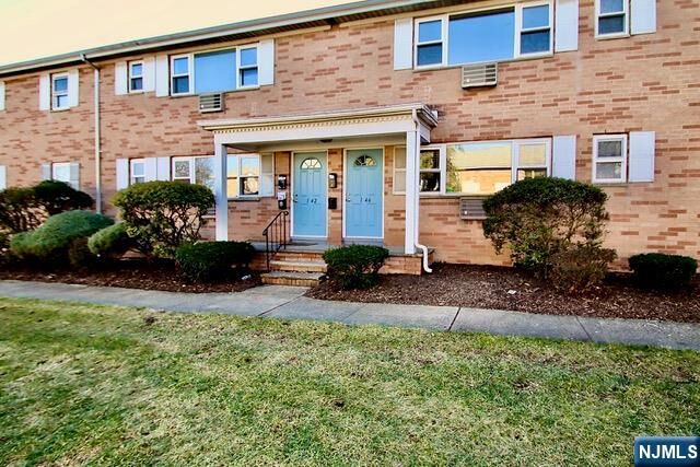Property Photo:  1-46 Virginia Drive B  NJ 07410 