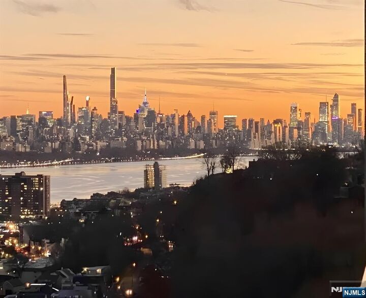 Property Photo:  3 Horizon Road #1004  NJ 07024 