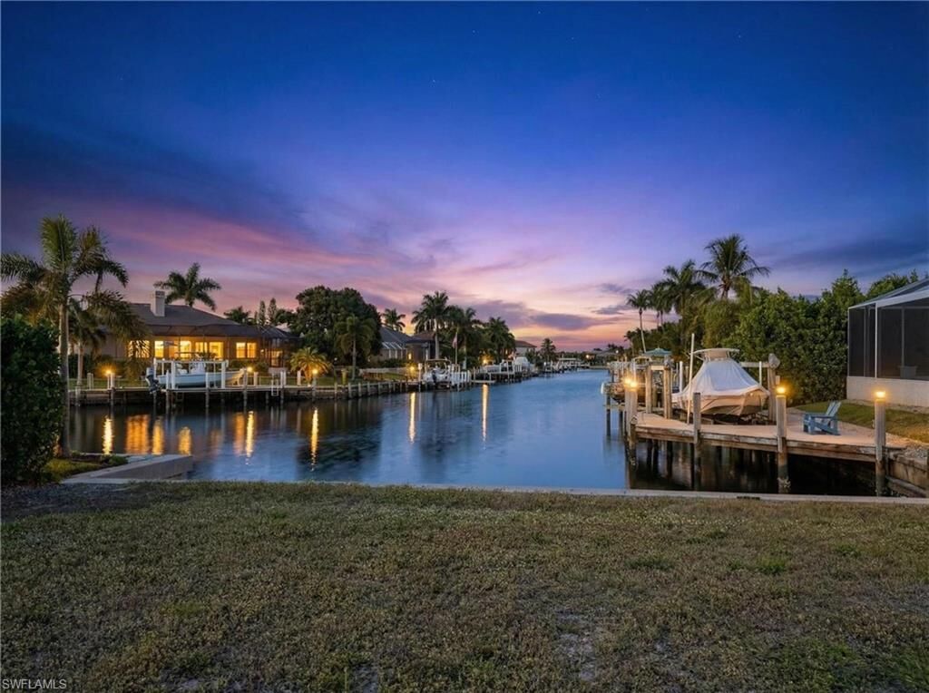 Property Photo: 1540 Buccaneer Ct FL 34145