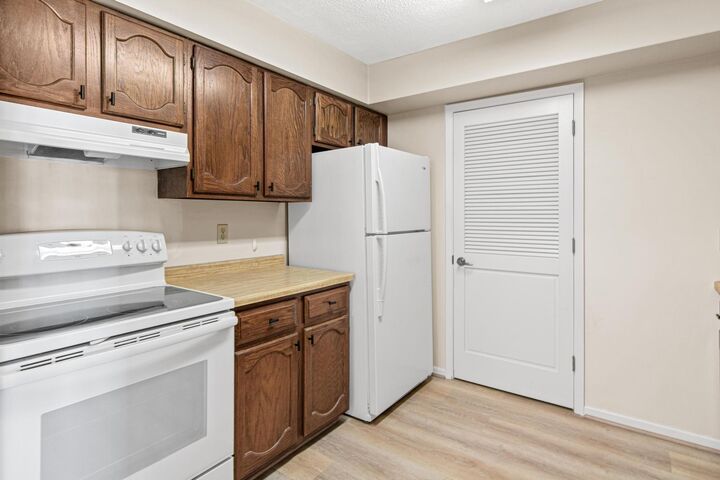 Property Photo:  2670 Oxford Street N 230  MN 55113 