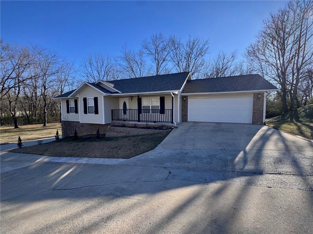 Property Photo:  808 Parkview Drive  AR 72601 