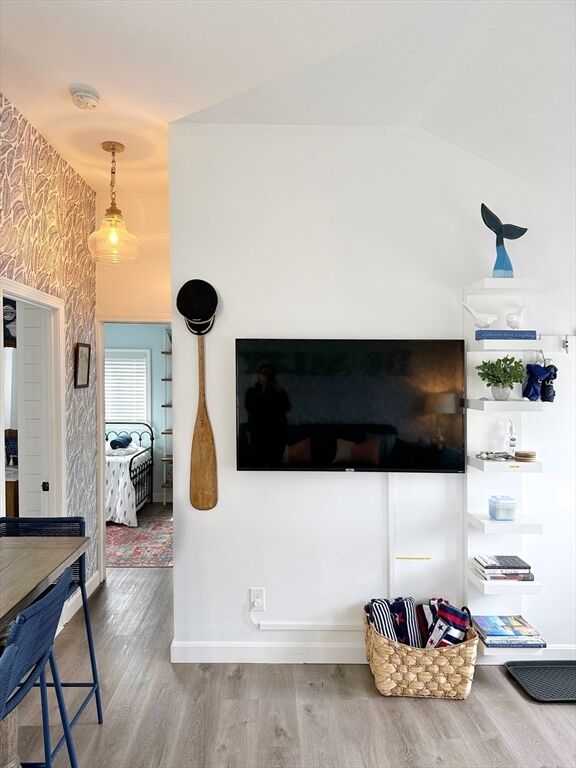 Property Photo:  186 Seaview Ave 3  MA 02664 