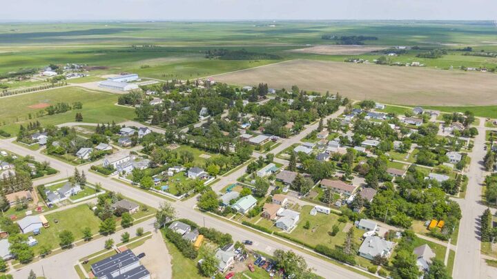 Property Photo: 218 9 Avenue AB T0J 1N0