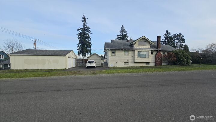 Property Photo:  423 S 34th Street  WA 98418 