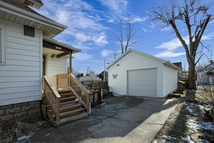 Property Photo:  721 2nd Street  WI 54952 