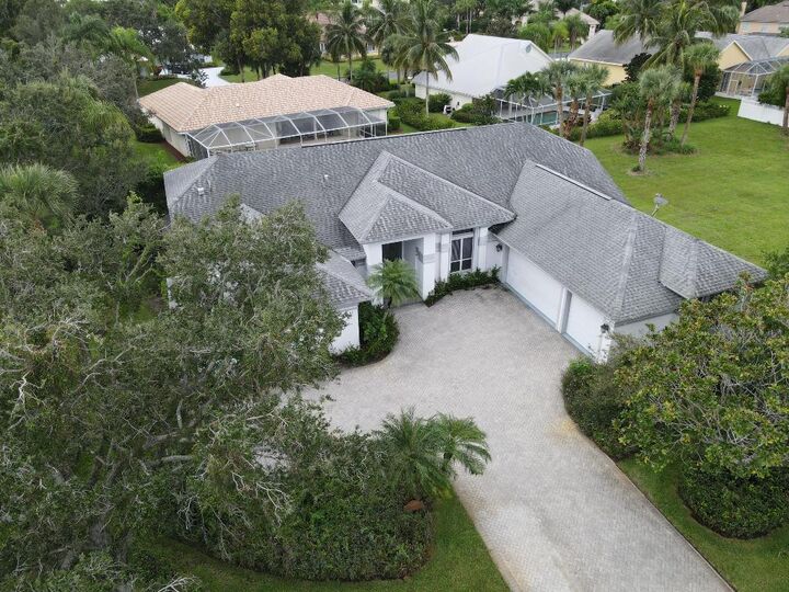 Property Photo: 1111 SE Westchester Drive FL 34952