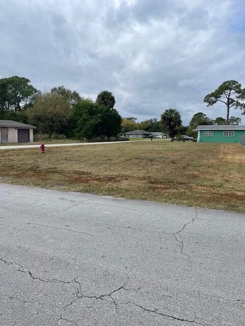 Property Photo:  Xxx N 37th Street  FL 34947 