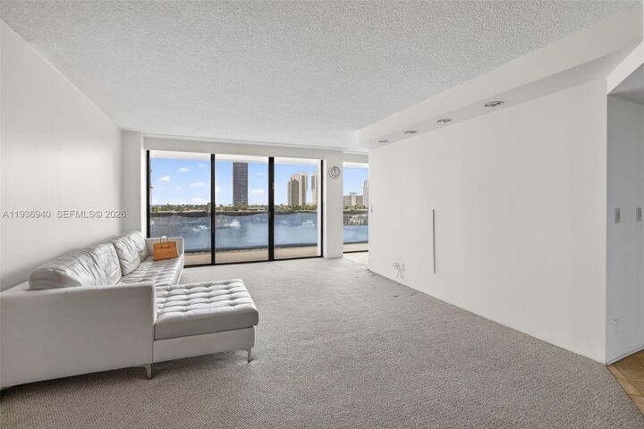 Property Photo:  19707 Turnberry Way 7F  FL 33180 