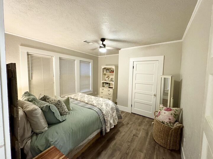 Property Photo:  1106 Marion St  TX 77651 