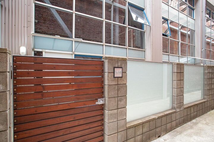 Property Photo:  650 Delancey Street 108  CA 94107 