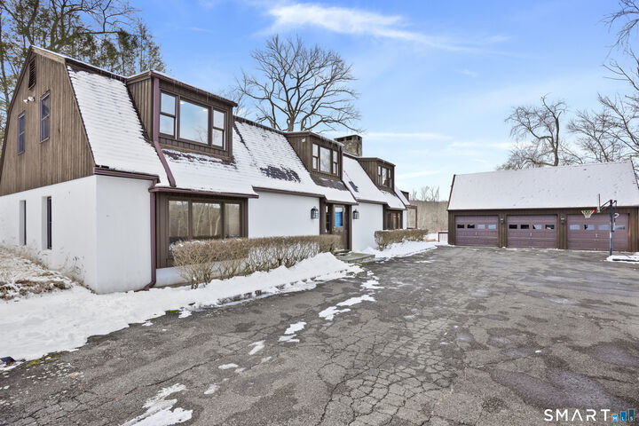 Property Photo:  355 North Street  CT 06877 