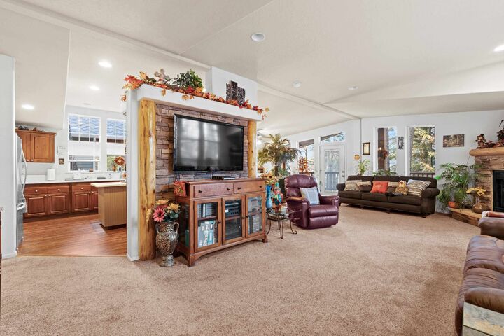 Property Photo:  13907 N East Newman Lake Dr  WA 99025 