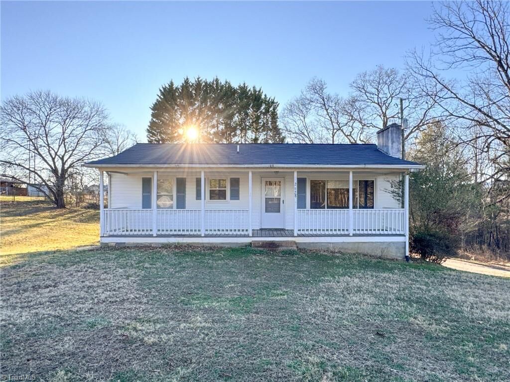 Property Photo:  2628 Windy Ridge Road  NC 28659 