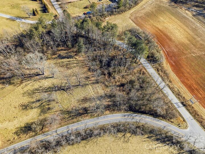 Property Photo:  999 Ray Hill Road  NC 28759 
