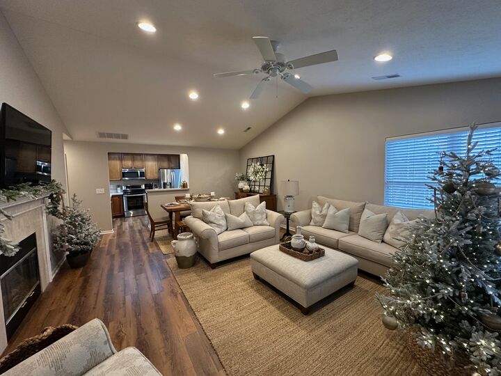 Property Photo:  69 Greenhedge Circle  OH 43015 