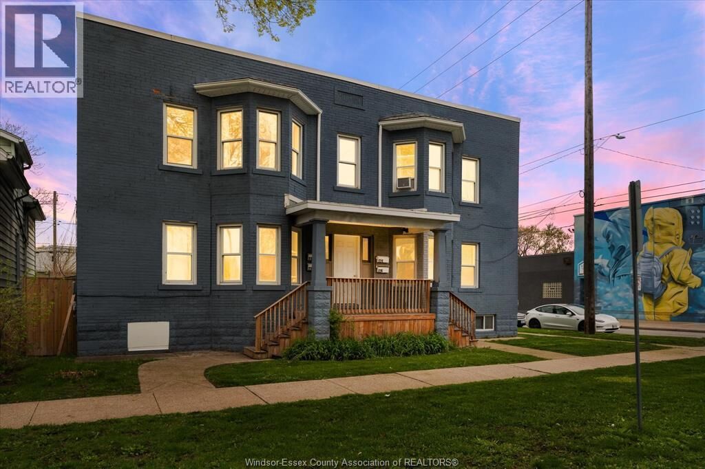 Property Photo:  890 Howard Avenue  ON N9A 1S2 