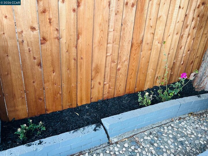 Property Photo:  532 5th St  CA 94801 