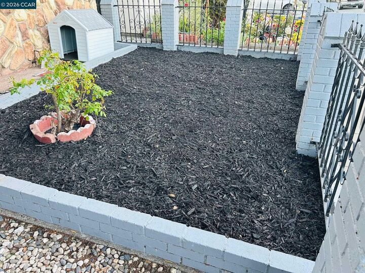 Property Photo:  532 5th St  CA 94801 