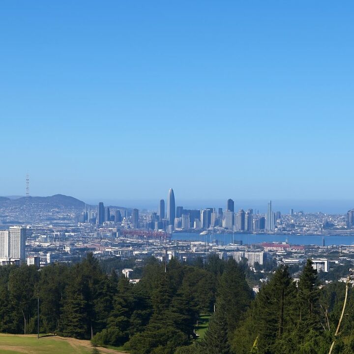 Property Photo: 82 Wilding Ln CA 94611