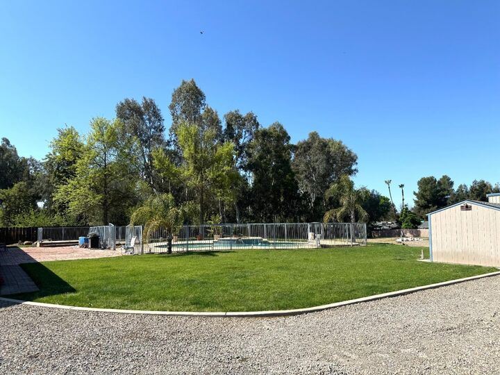 Property Photo: 14728 Huntington Road CA 93636